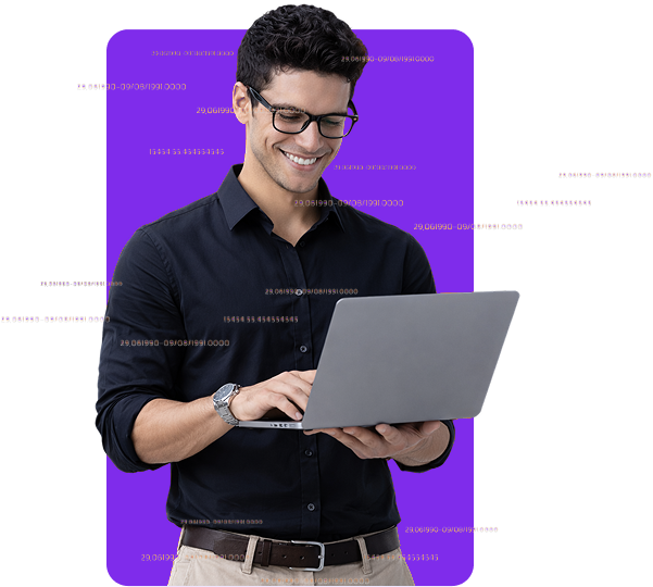 CiBER DETETiVE specialist working on a laptop